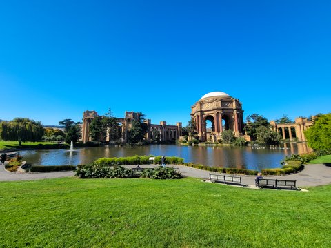Palace of Arts water feature